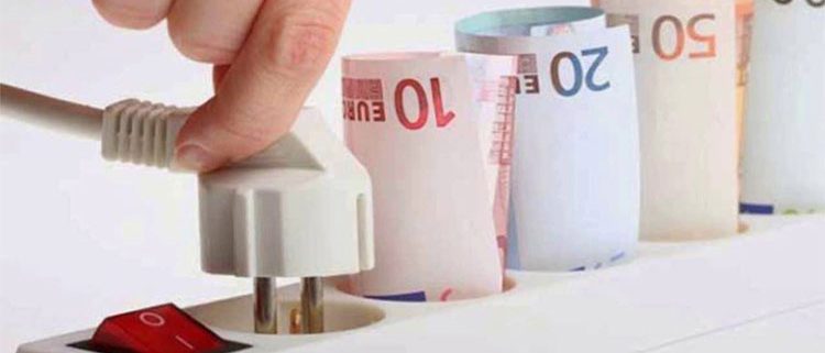 aparells consumeixen més electricitat apagats