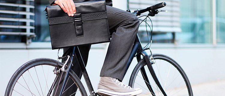 desplaçar-se amb bicicleta