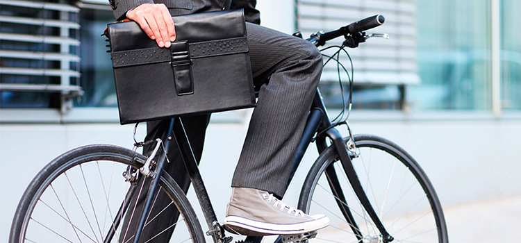 desplaçar-se amb bicicleta