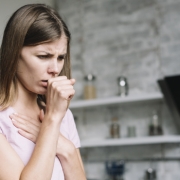 Tos y dolor de garganta