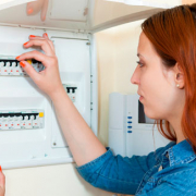 Ahorrar-factura-de-la-luz