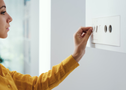 Una dona es pregunta com fer un ús eficient de la caldera